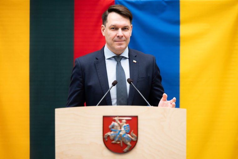 Vasario 16-oji, dronai ir balionai