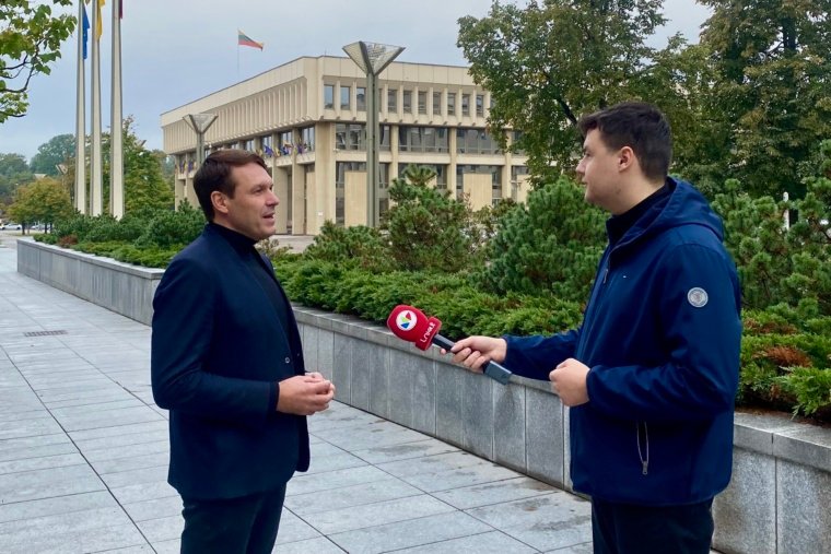 Kai balsuoja senjorai, o mokosi vaikai